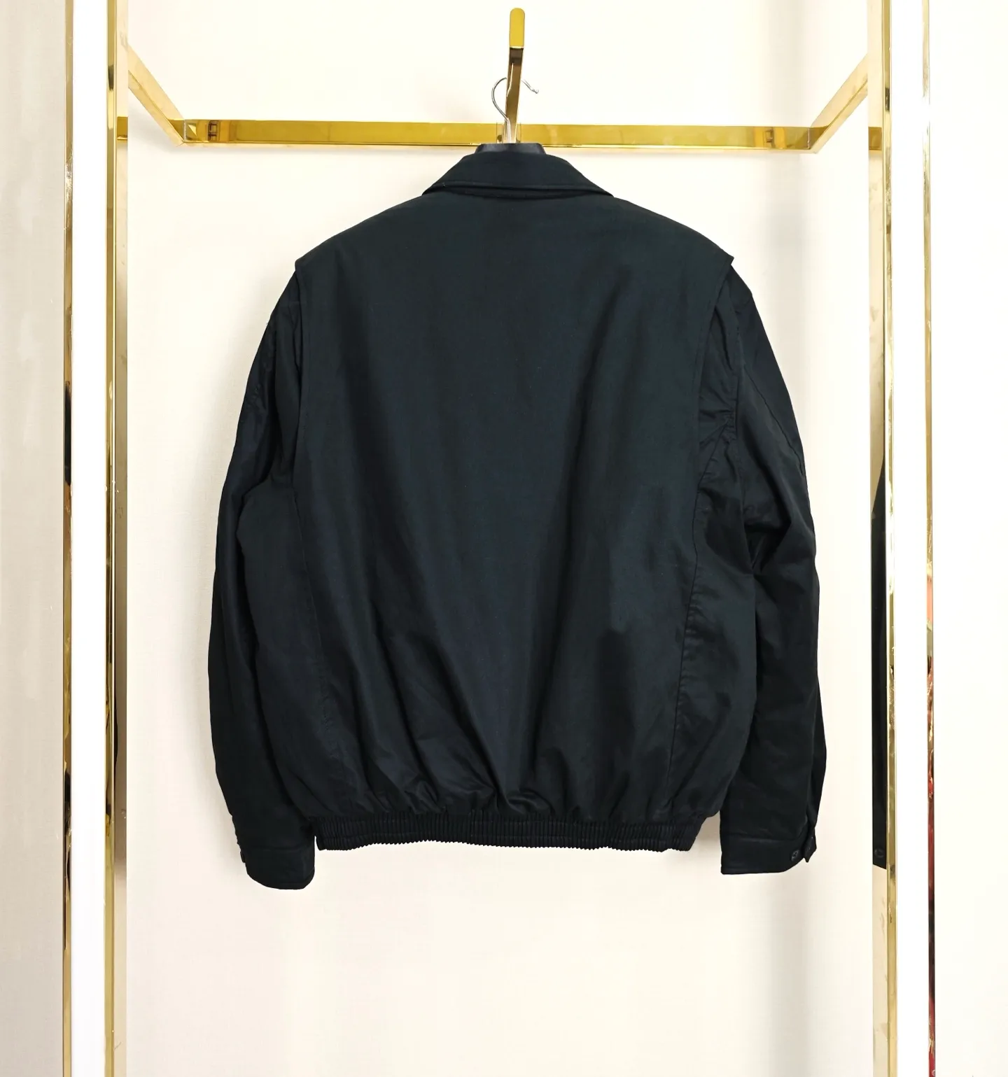 P330 Ralph Lauren/Ralph Lauren Harrington old money style zipper cotton jacket, the same style as Yi Mengling. Recommended by many fashion bloggers. The Harrington jacket's lapel zipper windproof design perfectly blends casual style with street trend elements, making it very suitable for neutral wear. The fabric texture of the jacket is excellent and comfortable to wear. It is a very versatile and trendy jacket. Original development, 100% pure cotton fabric, exquisite embroidery, evergreen style for all seasons, feel free to buy it, retro will never go out of style! The embroidery on the chest is made of German Oman embroidery fiber with original data. The embroidery process is very particular. Japanese Tajima machines are used to ensure exquisite three-dimensional embroidery, which is what I said is different from what is on the market. Regarding the workmanship, the version is a loose version and can be worn by boys and girls!! The jacket can be worn longer, for spring and autumn trips. Color: khaki, navy blue, black. Size: S~XXL